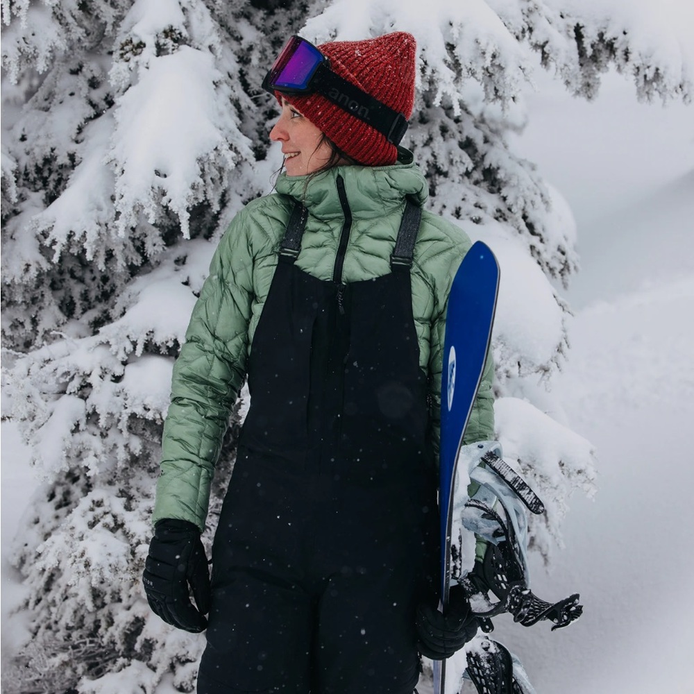 Women’s Burton AK Kimmy Gore-Tex 2L Bib Pants, Size S.